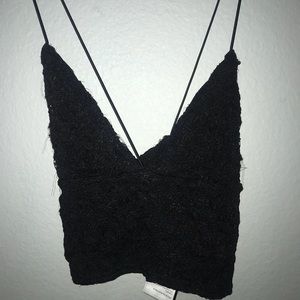 URBAN OUTFITTERS BLACK CROP TOP